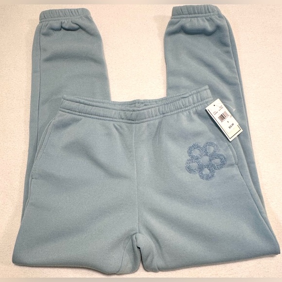 NWT! No Comment NY-LA blue frog sweatpants with a raised, fuzzy flower
Size: S - Picture 3 of 6